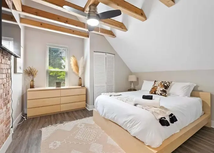 Sophisticated Boho Walkable * Columbus
